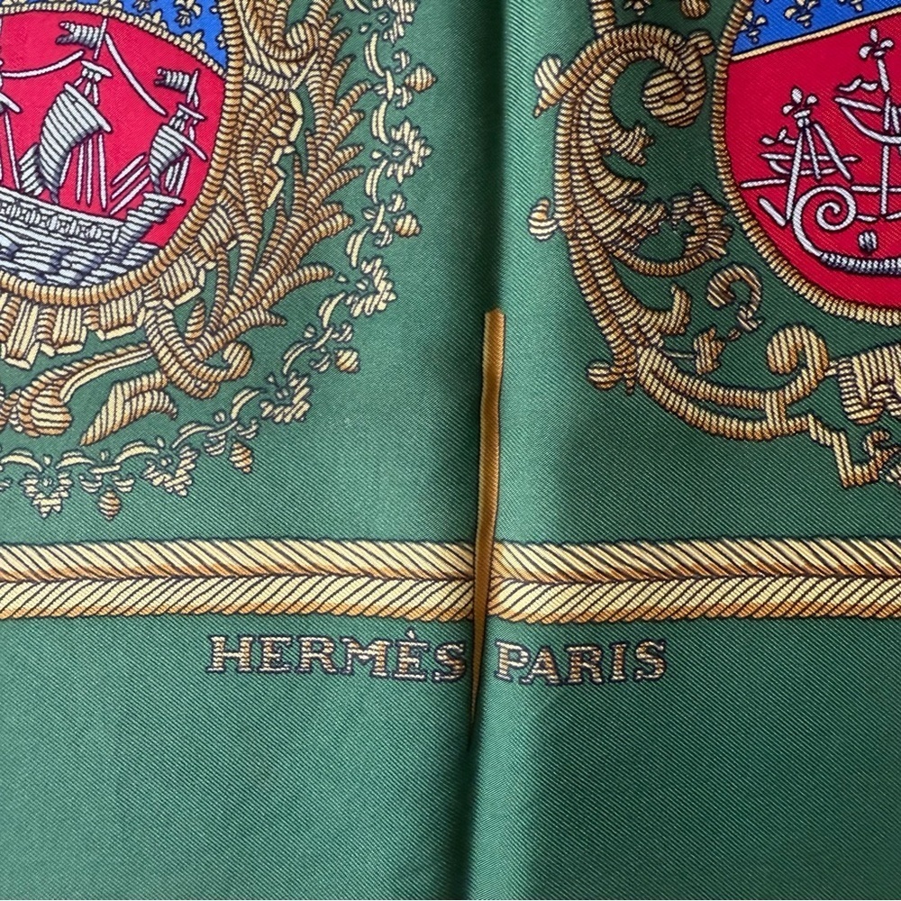 Hermes Les Armes De Paris Green 100% Silk Scarf - Picture 2 of 7